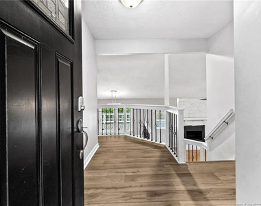 904 Dandridge Drive - Photo Thumbnail 4