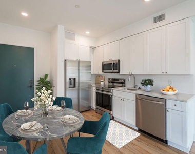 2101 Washington Ave - Photo Thumbnail 2