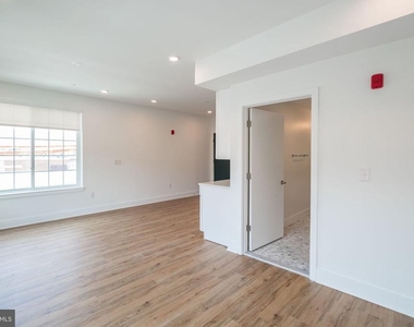 2101 Washington Ave - Photo Thumbnail 6