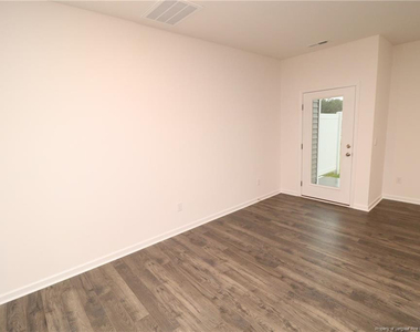 384 Freestall Drive - Photo Thumbnail 10