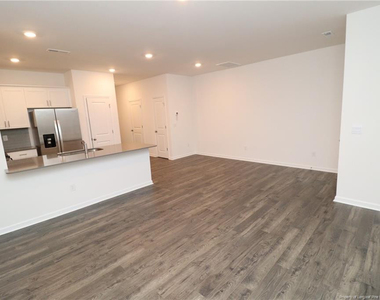 384 Freestall Drive - Photo Thumbnail 14