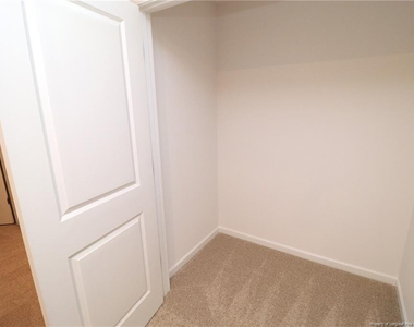 384 Freestall Drive - Photo Thumbnail 19