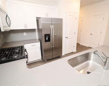 384 Freestall Drive - Photo Thumbnail 4