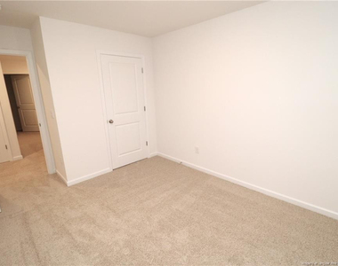 384 Freestall Drive - Photo Thumbnail 27
