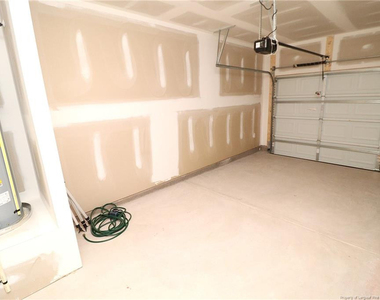384 Freestall Drive - Photo Thumbnail 17