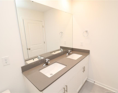 384 Freestall Drive - Photo Thumbnail 24