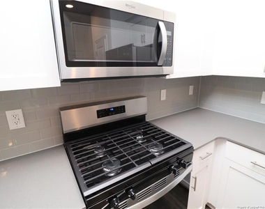 384 Freestall Drive - Photo Thumbnail 6