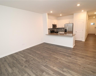 384 Freestall Drive - Photo Thumbnail 15