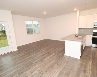 384 Freestall Drive - Photo Thumbnail 2
