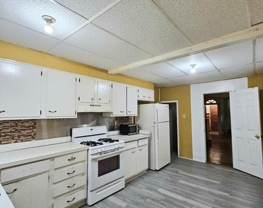 1717 S Bancroft Street - Photo Thumbnail 7