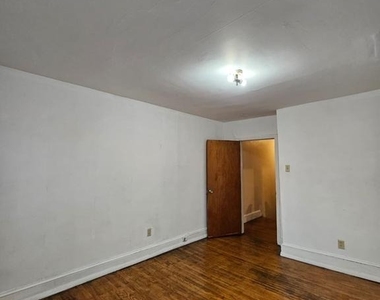 1717 S Bancroft Street - Photo Thumbnail 15