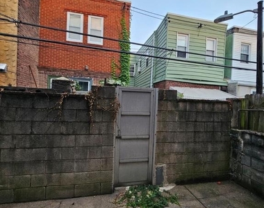 1717 S Bancroft Street - Photo Thumbnail 21