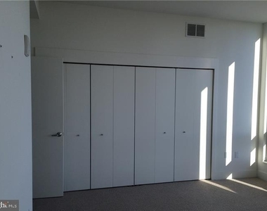 1101 Locust Street - Photo Thumbnail 6