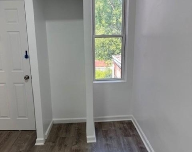 3634 N 19th Street - Photo Thumbnail 6