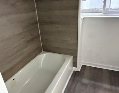 3634 N 19th Street - Photo Thumbnail 2