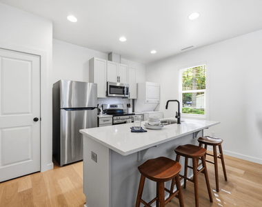 2813 Wilcox Place - Photo Thumbnail 15
