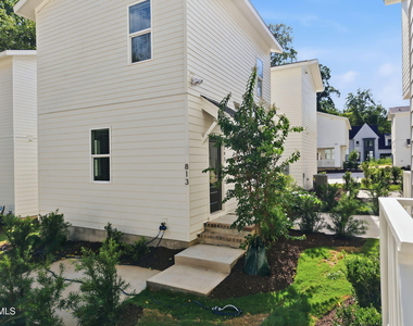 2813 Wilcox Place - Photo Thumbnail 12