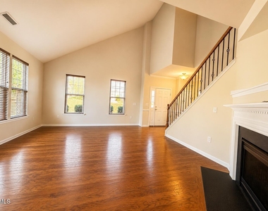 1429 Kirkwood Hill Way - Photo Thumbnail 7