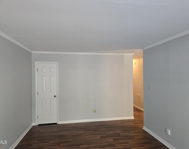 2214 Daley - Photo Thumbnail 4