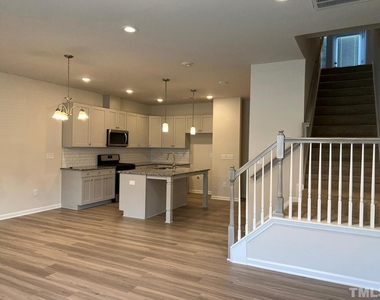 913 Robbie Jackson Lane - Photo Thumbnail 5