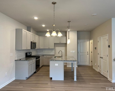 913 Robbie Jackson Lane - Photo Thumbnail 6