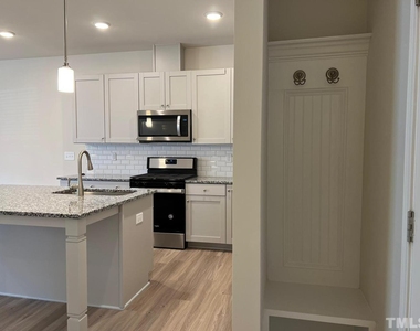 913 Robbie Jackson Lane - Photo Thumbnail 9