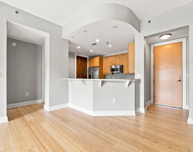618 N Boylan Avenue - Photo Thumbnail 2