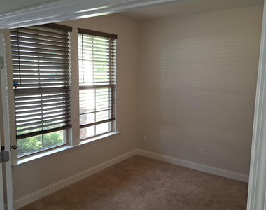 435 Hawksbill Drive - Photo Thumbnail 13
