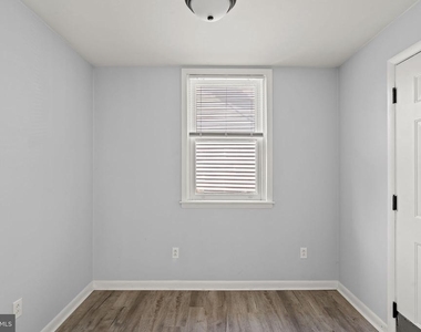 301 Cedar Street - Photo Thumbnail 4