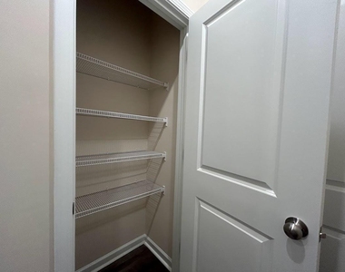 241 Ribbon Rail Street - Photo Thumbnail 13