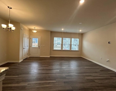 241 Ribbon Rail Street - Photo Thumbnail 16
