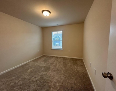 241 Ribbon Rail Street - Photo Thumbnail 31