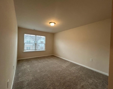 241 Ribbon Rail Street - Photo Thumbnail 27
