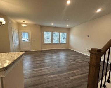 241 Ribbon Rail Street - Photo Thumbnail 15
