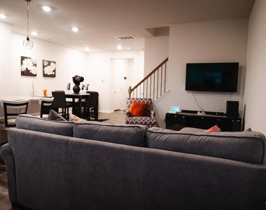6340 Andante Avenue - Photo Thumbnail 8