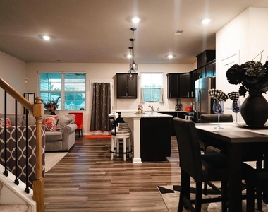 6340 Andante Avenue - Photo Thumbnail 2