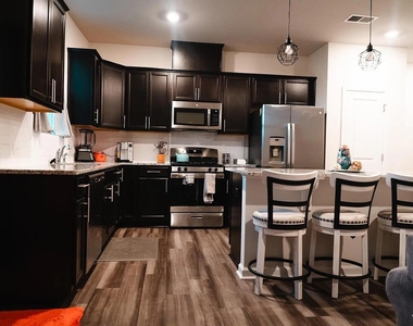 6340 Andante Avenue - Photo Thumbnail 3