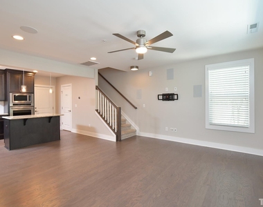 511 N Person Street - Photo Thumbnail 5