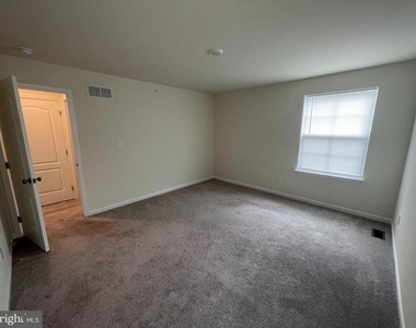 516 Gray Feather Way - Photo Thumbnail 21