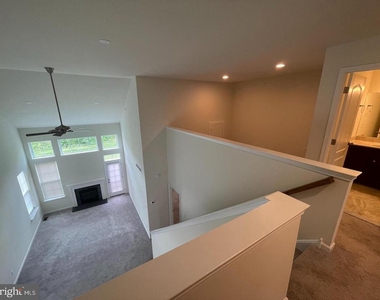 516 Gray Feather Way - Photo Thumbnail 18