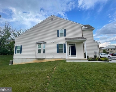 516 Gray Feather Way - Photo Thumbnail 2