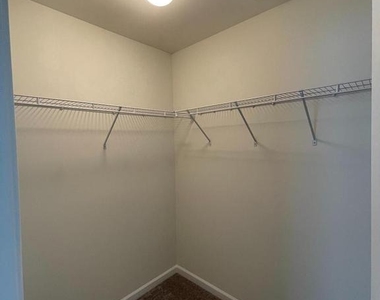 516 Gray Feather Way - Photo Thumbnail 15