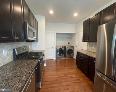 516 Gray Feather Way - Photo Thumbnail 9