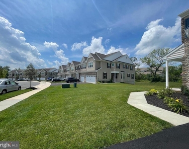 516 Gray Feather Way - Photo Thumbnail 3