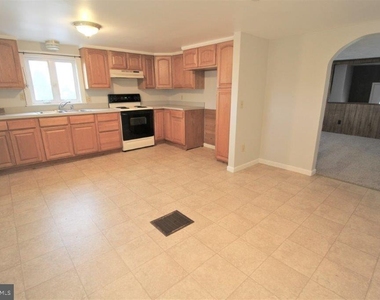 375 Mt Pleasant Road - Photo Thumbnail 2