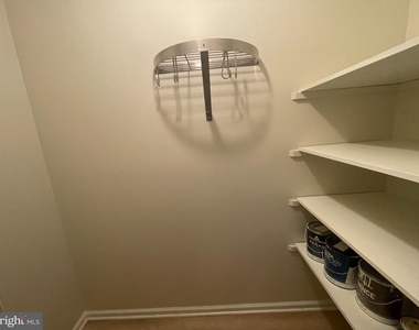203 Cross Keys Drive - Photo Thumbnail 4