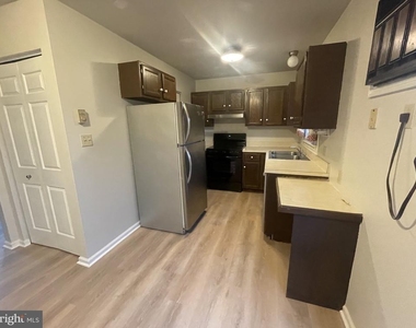 203 Cross Keys Drive - Photo Thumbnail 3