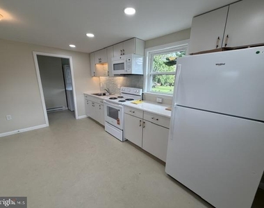 271 Redwood Drive - Photo Thumbnail 8