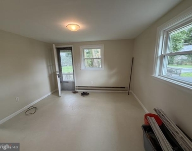 271 Redwood Drive - Photo Thumbnail 3