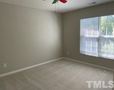 804 Walnut Woods Drive - Photo Thumbnail 12